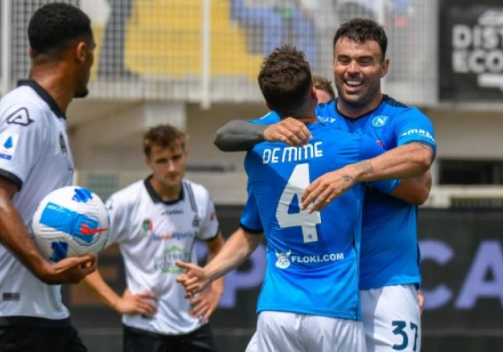 Napoli slavio protiv Spezije, bh. golman debitovao u Seriji A