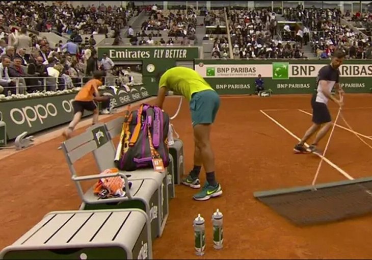 SITNI DETALJ 'PARA OČI': Rafael Nadal u do sada njemu nepoznatoj situaciji na Roland Garrosu