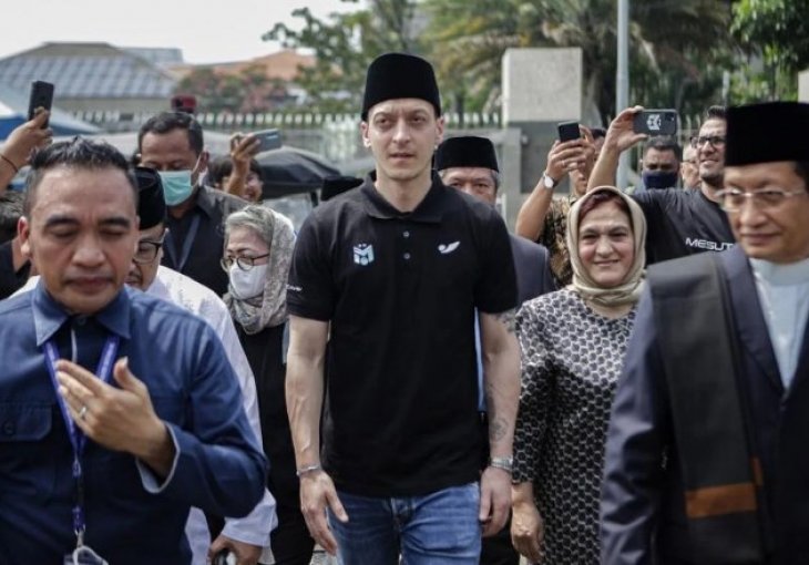 Ozil oduševio sve prisutne u džamiji u Jakarti, s dvije riječi je pobrao sve simpatije Realovaca