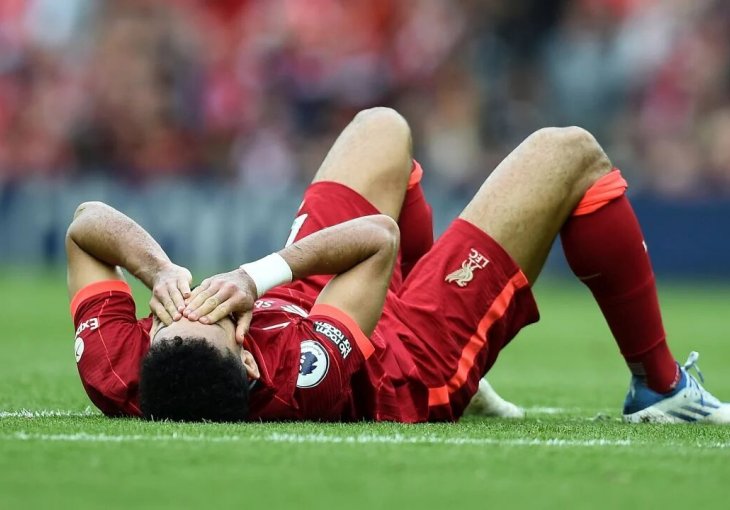 OVO IM BAŠ NIJE TREBALO! Pojavila se kontroverzna zastava među navijačima Liverpoola u Parizu: 
