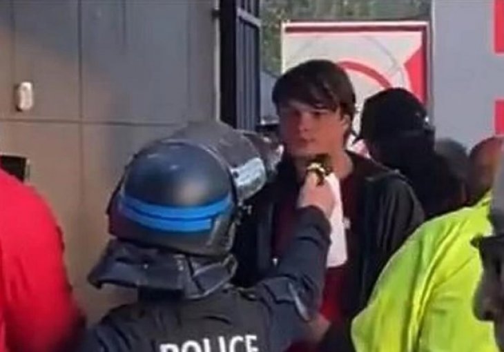 Sramota u pozadini finala Lige prvaka: Policajac nedužnog navijača prskao suzavcem u oči