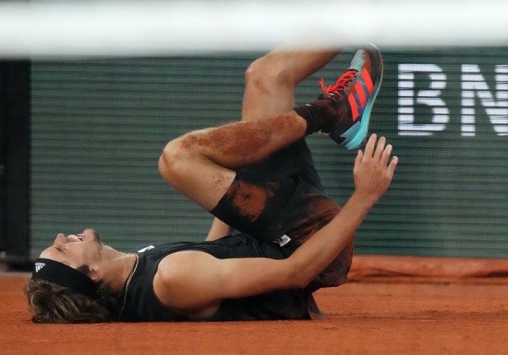 ZVEREV SE OGLASIO POSLIJE JEZIVE POVREDE: Nijemac potvrdio crne slutnje!