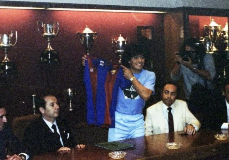 Dogovorio transfer u Barcelonu, a argentinska vojska mu to zabranila i poslala ga u Bocu Juniors