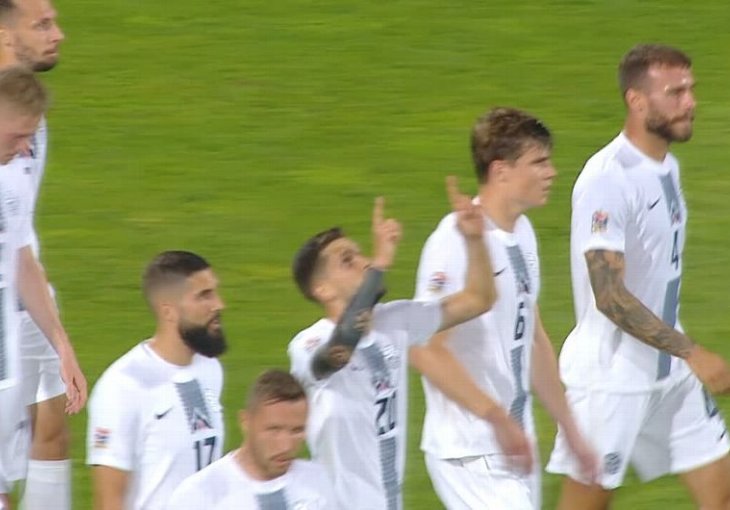 ŠOK NA POLUPRAZNOJ MARAKANI! Mitrović probio Oblaka, a Slovenci jednom prešli centar i dali gol, očajna reakcija Rajkovića