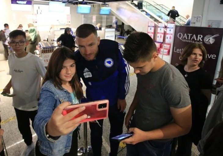 Zmajevi u odličnom raspoloženju otputovali u Crnu Goru