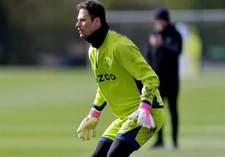 Asmir Begović zvanično produžio ugovor s Evertonom na još godinu dana