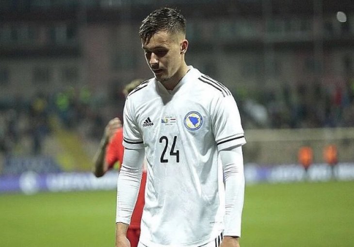 Igrač kojeg Petev drži na tribinama kandidat za najboljeg mladog nogometaša svijeta