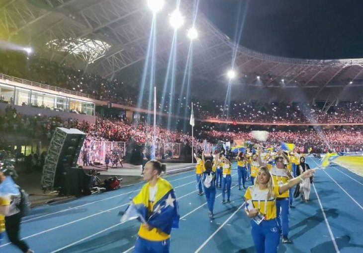 Svečanom ceremonijom otvorene 19. Mediteranske igre, delegaciju BiH predstavlja 70 članova