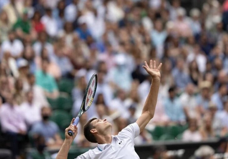 Četvrti favorit Wimbledona obećao 100 eura Ukrajini za svaki as pa šokantno ispao u prvom kolu