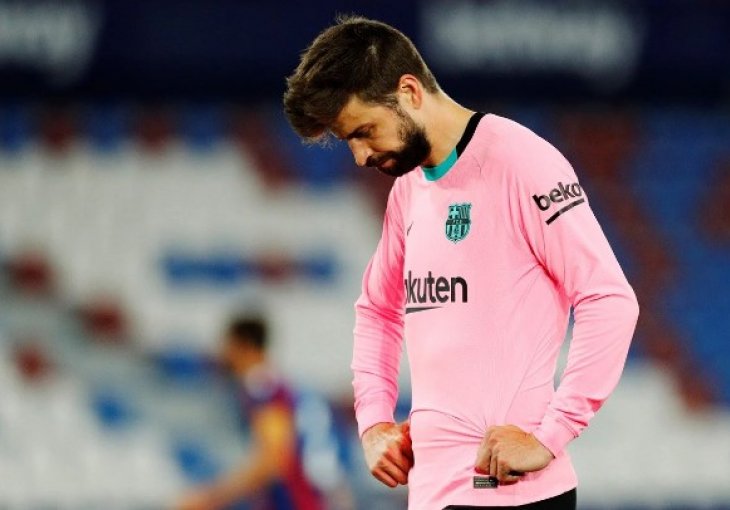 Gerard Pique prekinuo s konobaricom s kojom je prevario Shakiru