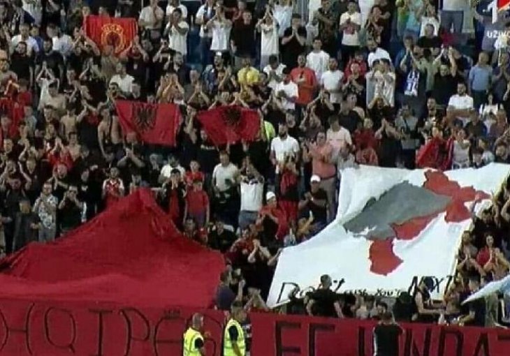 TENZIJE NA VRHUNCU Na Kosovu prikazana mapa Crne Gore od koje je otcijepljen jedan dio uz poruku 