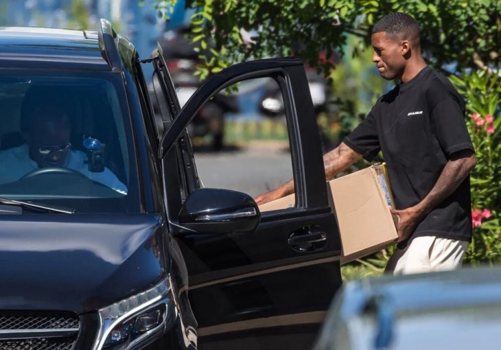 WIJNALDUM ISPRAVLJA GREŠKU ŽIVOTA: Poznata nova destinacija za veznjaka, SJAJAN TRANSFER NA POMOLU