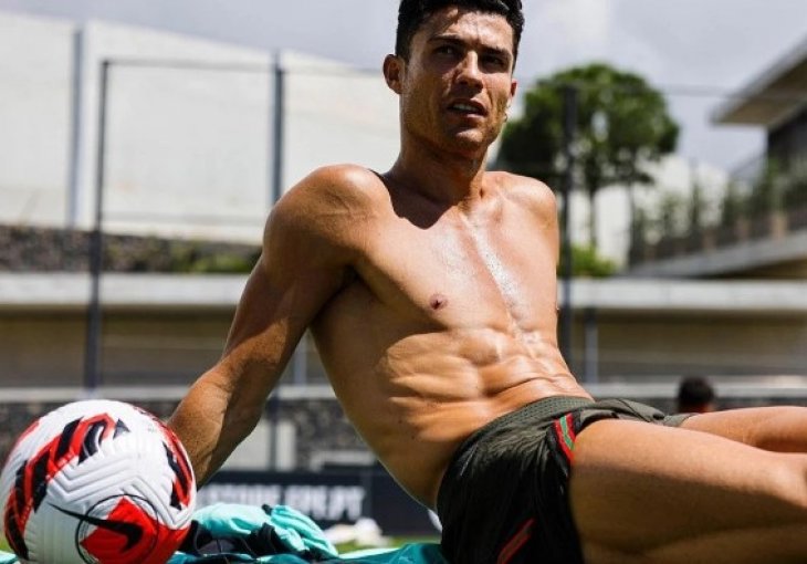 Devetorica igrača jednog kluba odjednom zapratili Ronalda, je li ime novog kluba na pomolu?