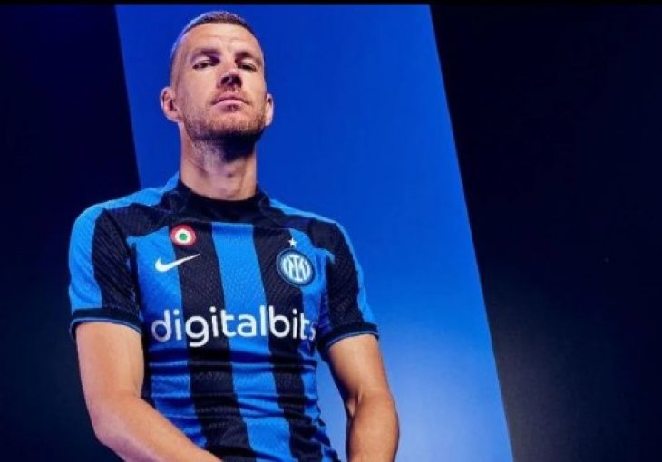 Džeko pozirao u novom dresu Intera, a Radja Nainggolan sve nasmijao svojim komentarom