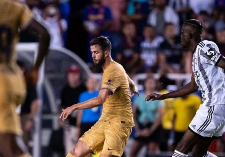 BOLJI DANI DOLAZE: Pjanić odigrao zapaženu partiju u sjajnom meču između Barcelone i Juventusa