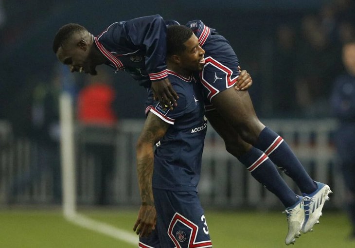 STIŽE OGROMNO POJAČANJE: PSG-ov veznjak već u Liverpoolu, uskoro potpis ugovora