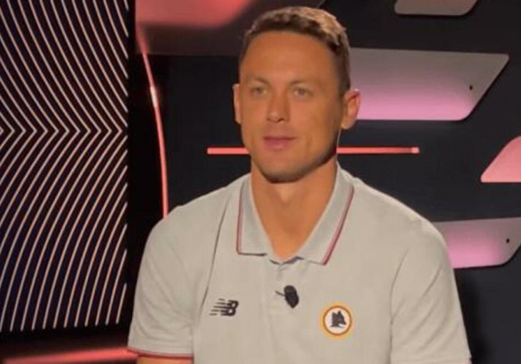 PORUKA ITALIJANA NA ĆIRILICI: Matića oduševile komšije! Iznenadio se kada je ušao u lift, a povod je POSEBAN (FOTO)