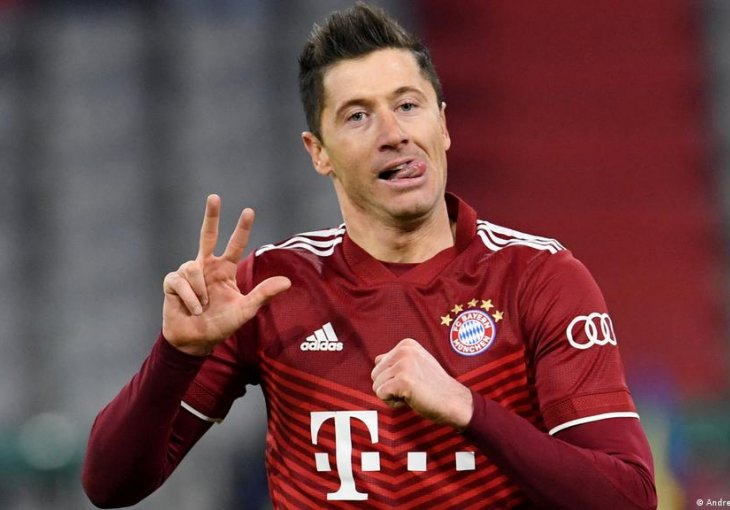 Svi pričaju o ciframa Lewandowskog u Barceloni, ali agent koji ga zastupa je inkasirao ogromnu cifru koja je 