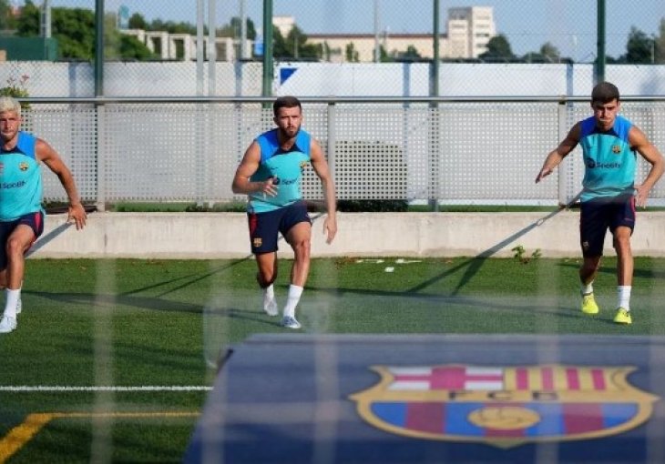 Xavi ostavio mladu zvijezdu u ekipi: Šta to znači za Miralema Pjanića?