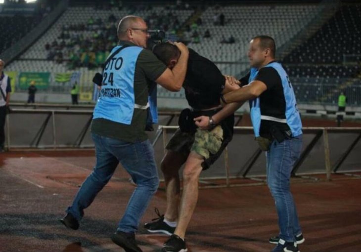 U Beogradu još ludnice: Navijač krenuo na fotografe, nije dobro završio