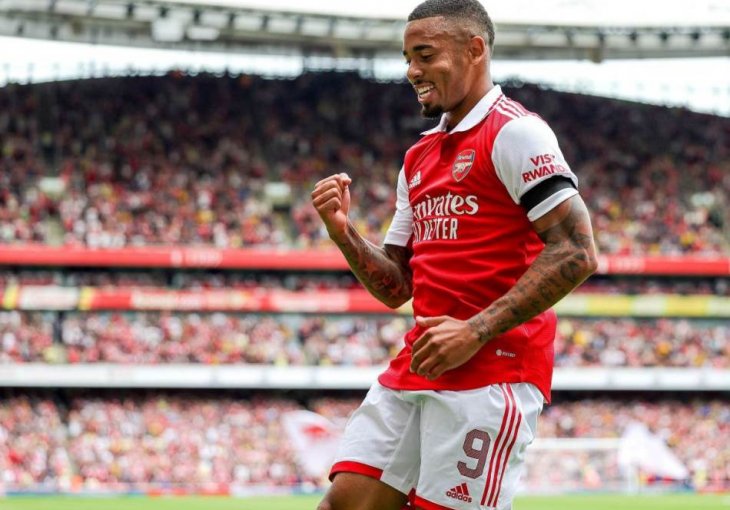 ARSENAL GA PLATIO 52.000.000, A ON 