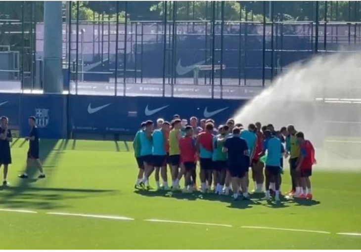 Kamere snimile trenutak kada se defanzivac Barcelone na treningu oprostio od saigrača: ZAVRŠENA STVAR (VIDEO)