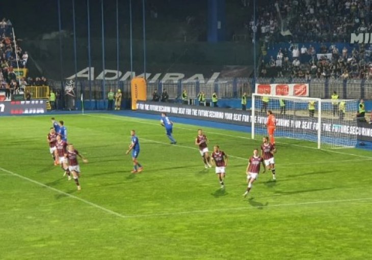 Gooooooooooooooooooooool, Sarajevo vodi na Grbavici i to s igračem manje