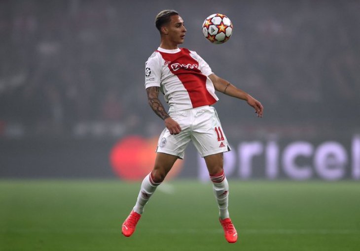 Ajax odbio 90 miliona eura za mladog napadača, on poručio: Pustite me da odem