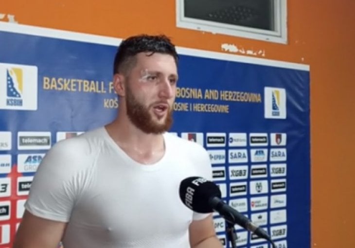 NURKIĆ UTAKMICU ZAVRŠIO S FLASTEROM NA ARKADI: 