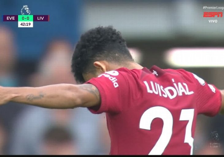 WOOOOOOW OVO JE TREBAO BITI GOL SEZONE Nevjerovatna sreća spasila Everton u derbiju, ono što su promašili igrači Redsa graniči s NEMOGUĆIM