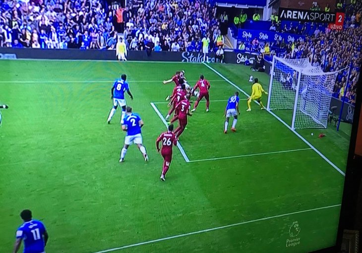GOODISON JE ERUPTIRAO, BIVŠI IGRAČ LIVERPOOLA POGODIO MREŽU REDSA: A onda se oglasio VAR...
