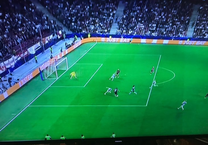 GOOOOOOOOOOOOL, ZBOG OVOG SU PRVACI ITALIJE: Rafael Leao napravio dar mar i Rossoneri su poravnali