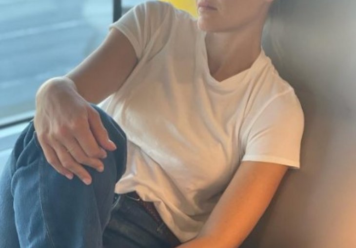 PIQUE BAŠ NIJE IMAO MIRA Isplivale su fotografije i druge djevojke s kojom je varao Shakiru