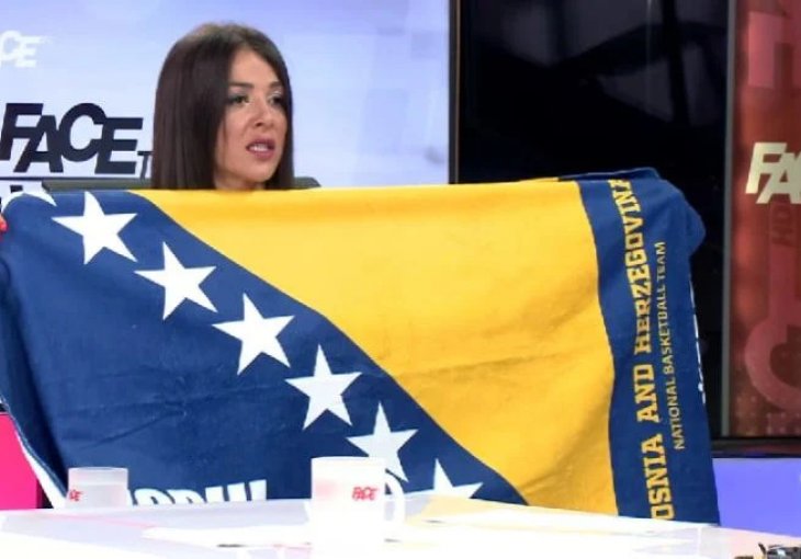 SELEKTORKA O KOJOJ BRUJI REGION ZAPLAKALA U STUDIJU I PORUČILA: 'Tri prsta se ne mogu podizati pod zastavom BiH'