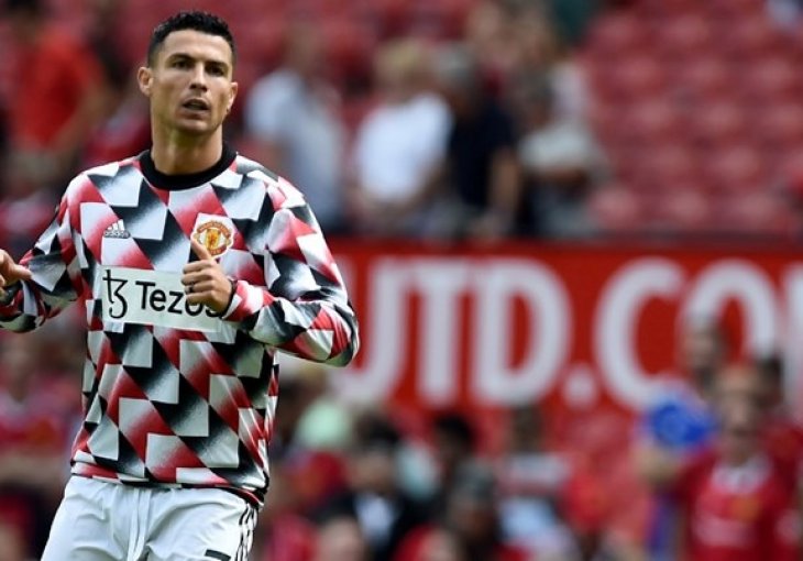 DRUŠTVENE MREŽE SU MOMENTALNO OTKAČILE: Ronaldo neuobičajenom fotografijom skuplja milione lajkova