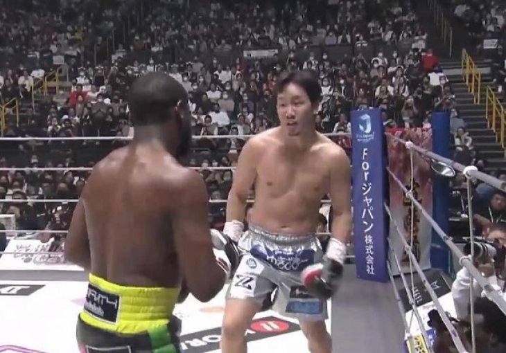 Sklonite se, stiže Mayweather: Legendarni bokser ugasio japanskog borca VIDEO