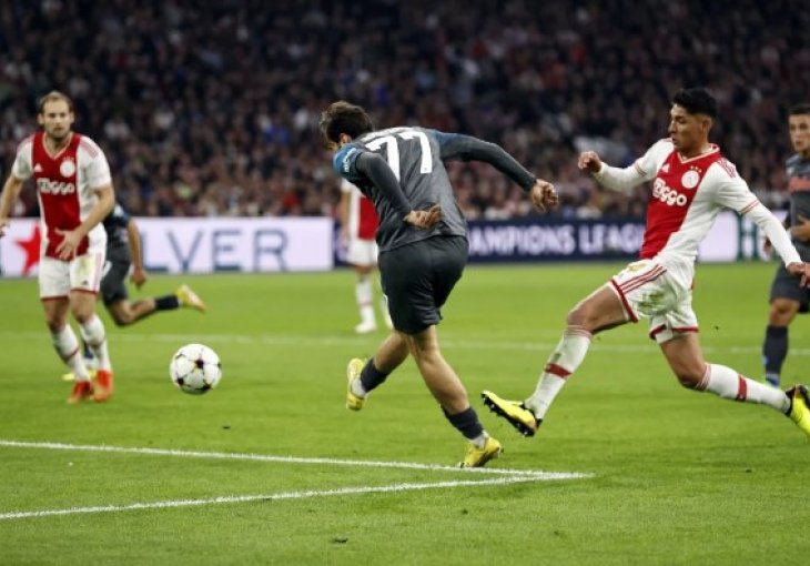 Večer kao iz noćne more za navijače Ajaxa, Napoli ih je potpuno razbio 