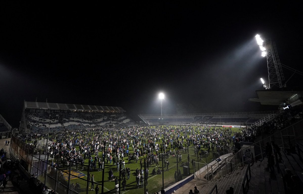 1665143657-2022-10-07t030420z-924126492-rc21ww9gd8sn-rtrmadp-3-soccer-argentina-violence-2048x1312