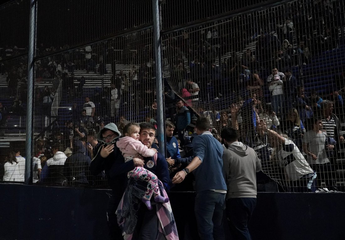 1665143470-2022-10-07t030512z-2061237104-rc21ww93cj68-rtrmadp-3-soccer-argentina-violence-2048x1429