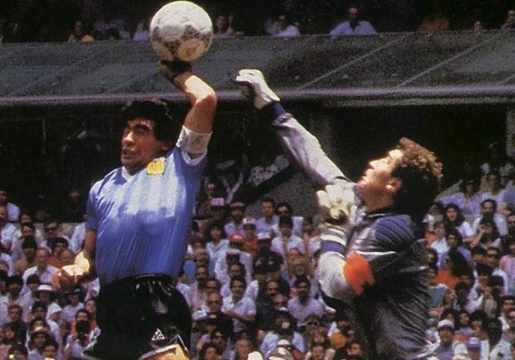 Lopta kojom je Maradona postigao gol ‘Božje ruke’ na aukcije: Cijena je ogromna