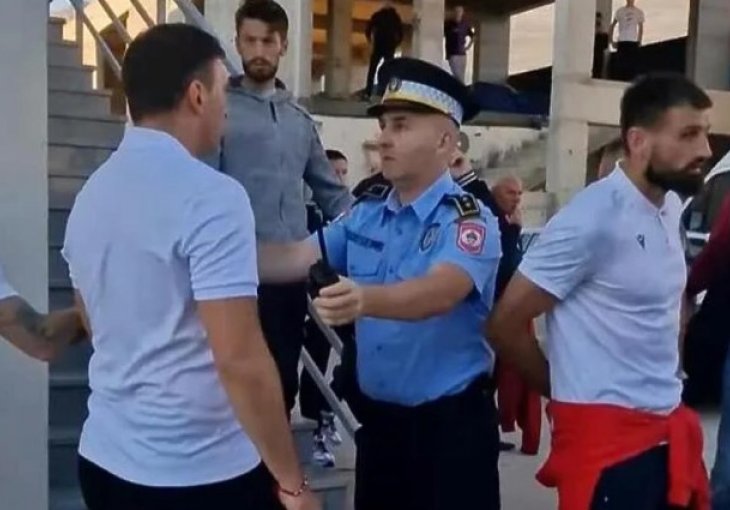 Pojavio se novi snimak sukoba u Trebinju: Jakirović prijeti i psuje, policija smiruje situaciju