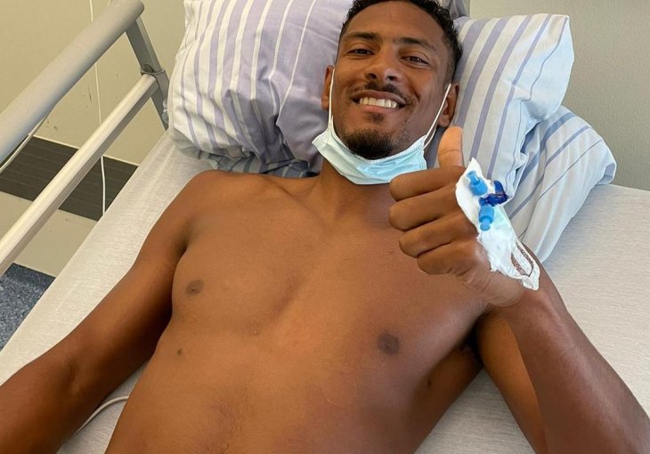 MNOGI NISU MOGLI VJEROVATI DA JE TO ON! Haller se uprkos borbi sa zloćudnim tumorom pojavio na dodjeli Zlatne lopte, VELIKI BORAC
