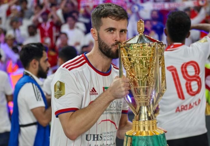 Prvi trofej Miralema Pjanića u dresu Sharjaha
