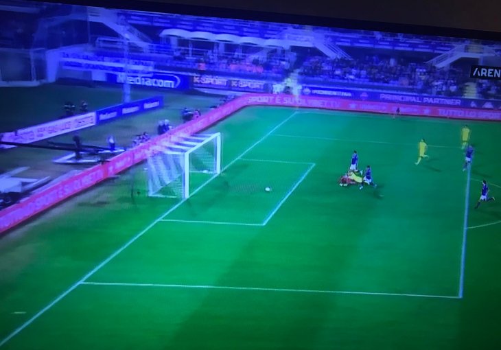 GOOOOOL I SVE SE ZATRESLO! Čudesna akcija, perfektna asistencija i sjajan gol u italijanskom derbiju