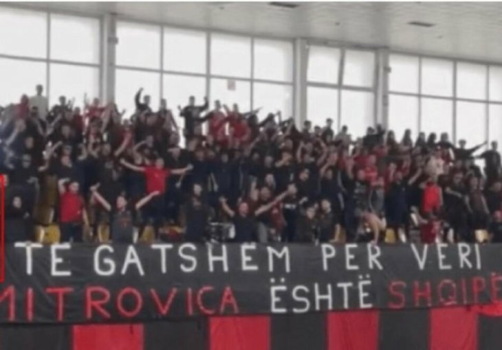 Albanski navijači napravili haos, zapalili zastavu Srbije i poslali neke poruke