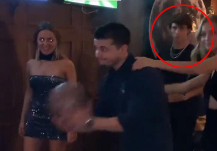 SADA ĆE IGRATI JOŠ MANJE: Njegov tim ispao iz Lige šampiona, a on se veselio iz pivo i nargilu VIDEO