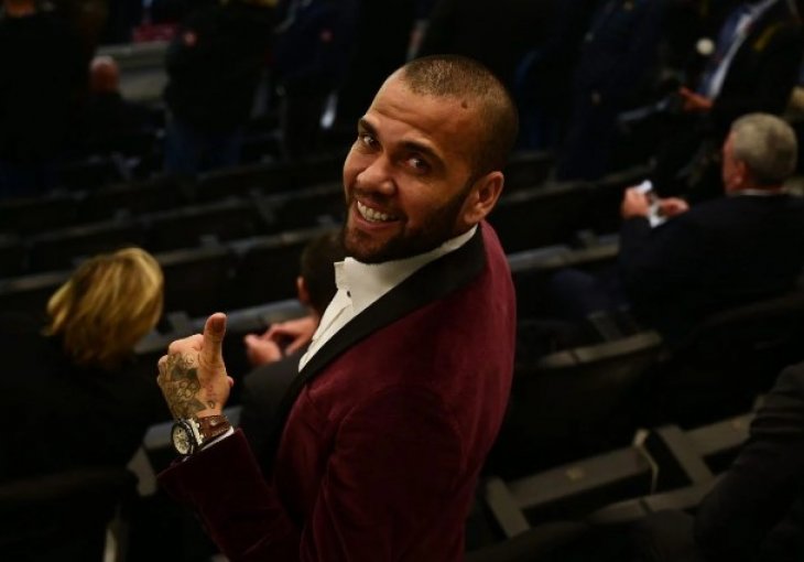 VRATIO SE TAMO GDJE MU JE NAJLJEPŠE Dani Alves je u Barceloni, a tu će i biti u narednom periodu