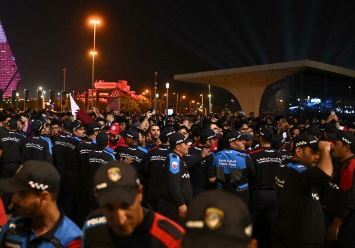 KAKAV HAOS U KATARU! Panika i STAMPEDO zbog očajne organizacije, pušteno mnogo više navijača nego što se očekivalo? IMA POVRIJEĐENIH