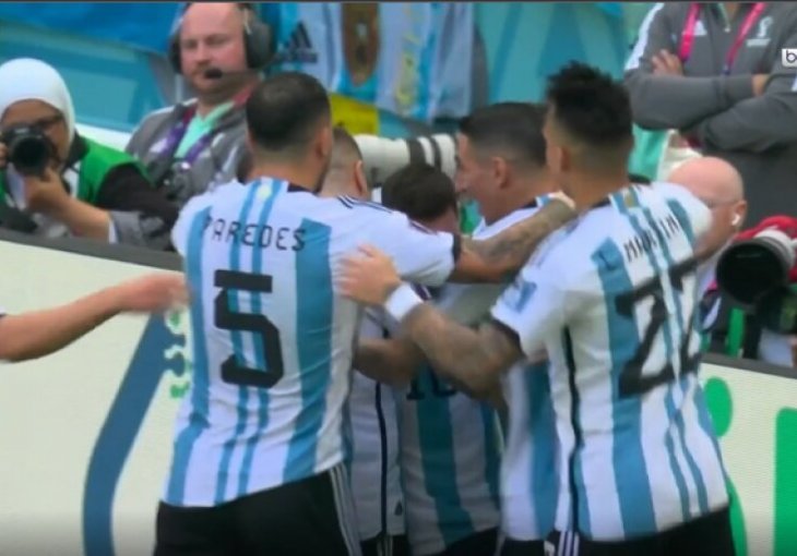 LEOOOO, LEEEEO, LEEEEOOOOOOOO ODJEKUJE TRIBINAMA! Argentina vodi, Messi po sedmi put pogodio na mundijalima