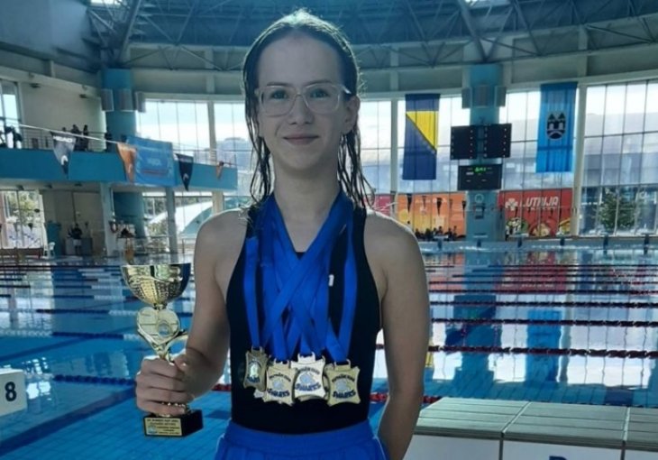 Oborila rekord Lane Pudar: Mlada Tuzlanka Zerina Vrabac trenira u hotelskom bazenu